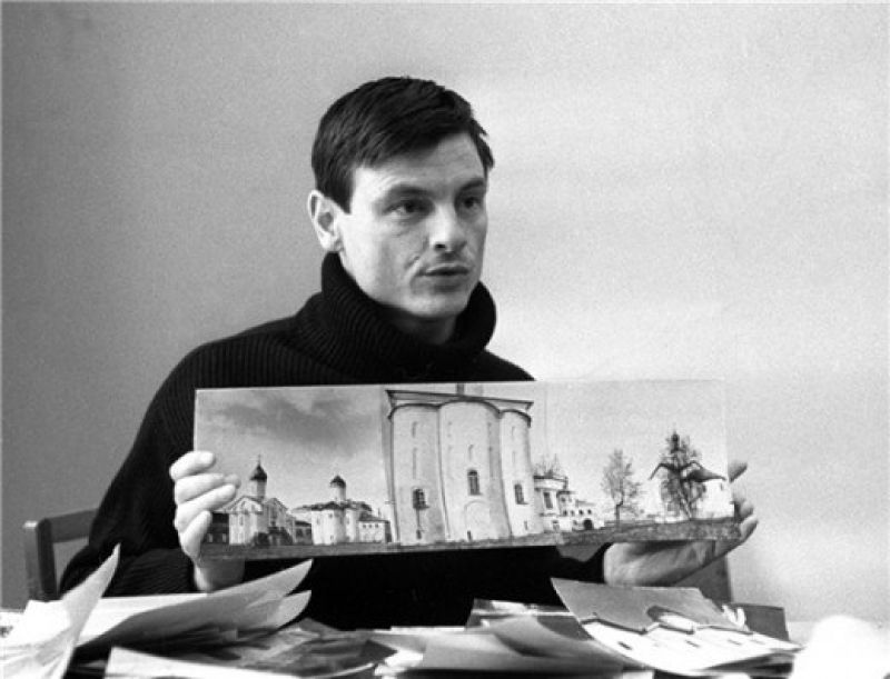 На фото режиссёр Тарковский в период подготовки к съёмкам «Андрея Рублёва» 1962-64 годов.