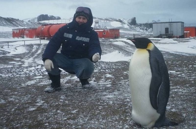 Об Антарктиде заключенным и коллегам рассказал Михаил Савичев, до службы во ФСИН полтора года находившийся в составе экспедиции на полярной станции Беллинсгаузен.