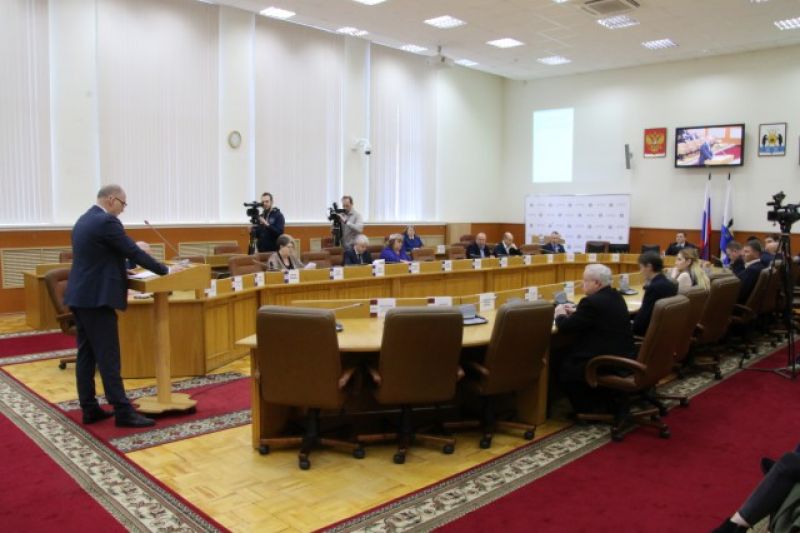 Единственным вопросом повестки внеочередного заседания городской думы были изменения в Положение об организации похоронного дела в Великом Новгороде.