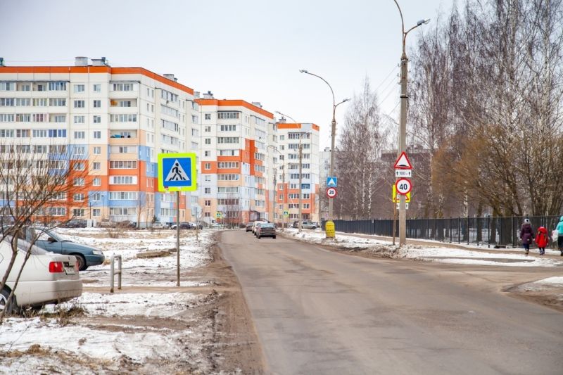 Городские власти будут приводить в порядок улицы Великого Новгорода. В этом году половину средств направят на ремонт дорог.