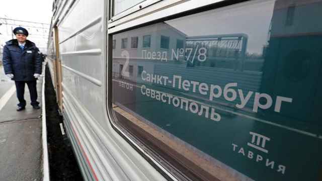 Первый поезд «Таврия» из Петербурга в Севастополь отправился 23 декабря, из Москвы – 24 декабря.