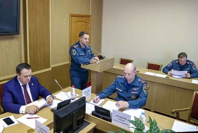 Сегодня, 28 февраля, Андрей Никитин провел внеплановое заседание областной комиссии по предотвращению ЧС и пожарной безопасности.