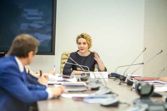 Елена Кирилова, заместитель председателя правительства региона, провела совещание по подготовке к слёту студотрядов.
