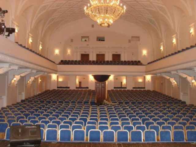 Первые три виртуальных концертных зала открылись в Великом Новгороде, Пестове и Холме осенью 2019 года