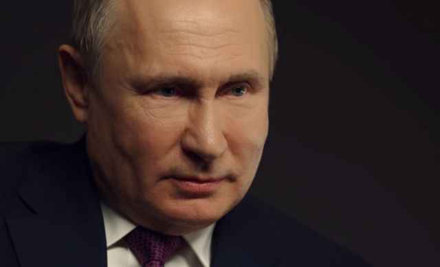 С предложением внести поправки в Конституцию Владимир Путин выступил в ходе ежегодного послания Федеральному собранию.