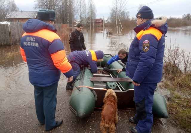 В Новгородской области проверяют готовность сил и средств к "поединку" с весенним половодьем