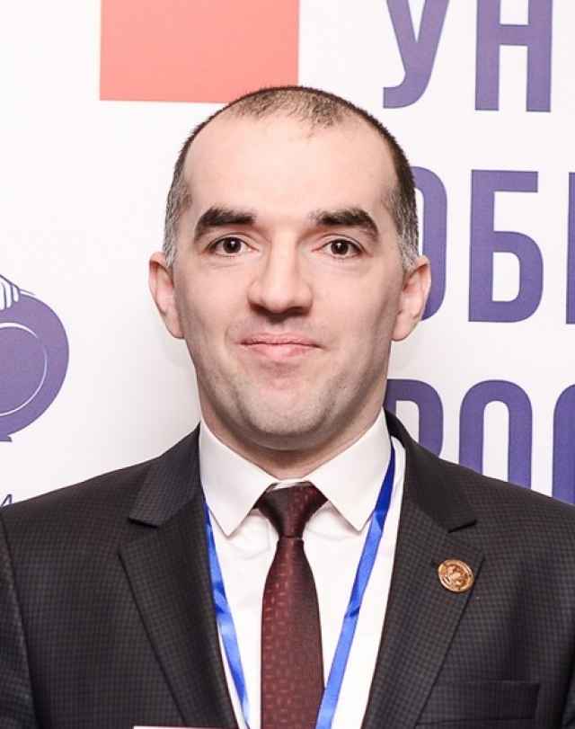 За Шамиля Омарова отдали свои голоса 17 членов Общественной палаты Новгородской области.