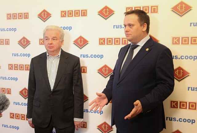 Глава региона Андрей Никитин встретился с председателем совета Центросоюза РФ Дмитрием Зубовым.
