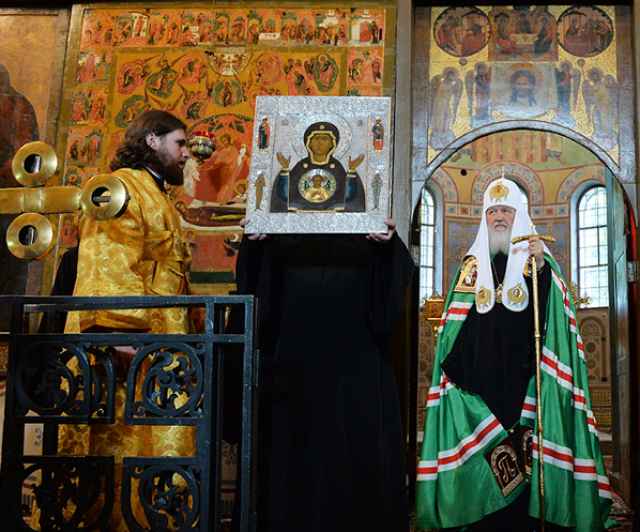 Патриарх Кирилл советует верующим молиться дома