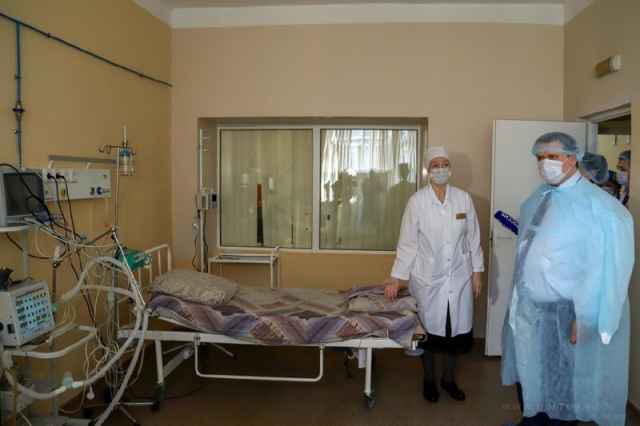 Врачам, контактирующим с коронавирусными больными, полагаются 50 тыс. рублей.