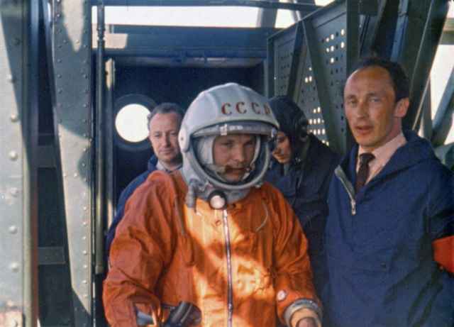 12 апреля 1961 года Юрий Гагарин стал первым человеком на Земле, совершившим полет в космос.