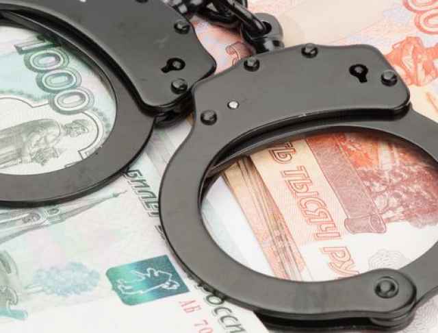 Сотрудница полиции получила взятку в 18 тыс. рублей.