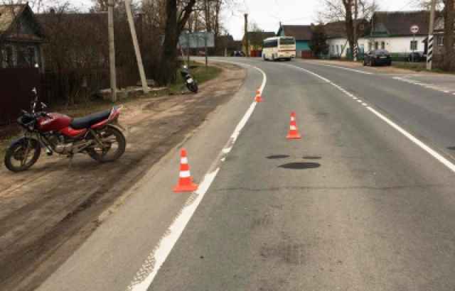 Мотоциклисты столкнулись на дороге в селе Бронница.