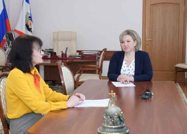 Председатель областной Думы Елена Писарева провела рабочее совещание с председателем комитета образования Великого Новгорода Ириной Шанаевой.