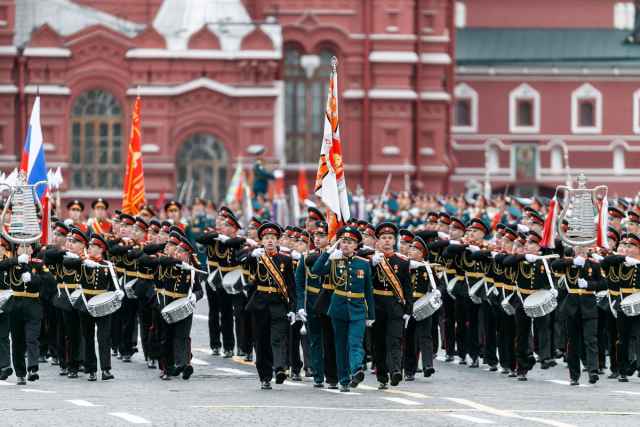 Президент приказал исключить любые риски для здоровья участников парада Победы в Москве и других городах