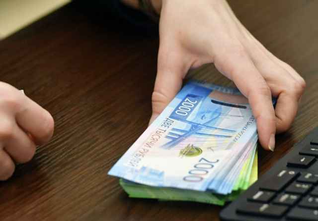 По сравнению с 2018 годом зарплата новгородцев увеличилась на 2,3 %