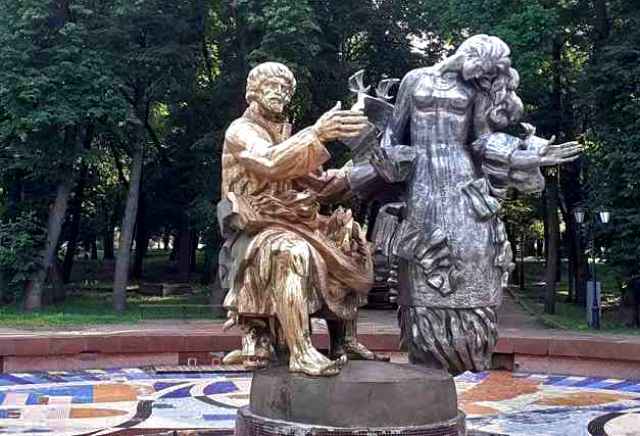 По мнению мэра, композиция фонтана Садко и Волхова» не должна доминировать в Кремлевском парке, для этого достаточно золотых куполов Софийского собора.