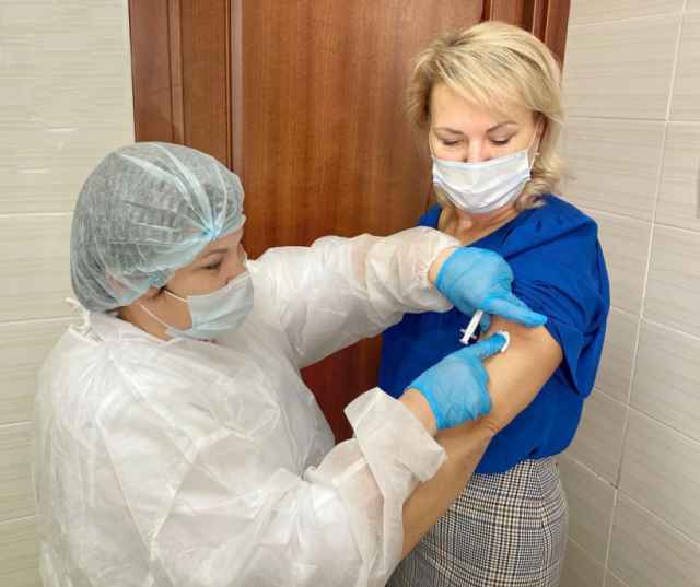 Завершиться прививочная кампания против гриппа в Новгородской области должна до 1 ноября.