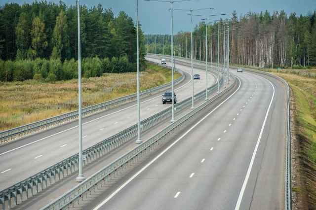 На автомагистрали М11 планируется построить пять криоАЗС: одну на территории Москвы, две в Тверской области, одну в Окуловском районе Новгородской области и ещё одну в Санкт-Петербурге.