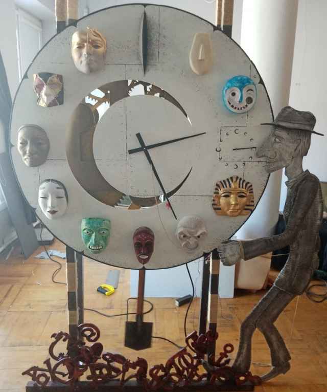 Арт-объект в виде часов установят в одном из окон Культурного центра «Диалог».