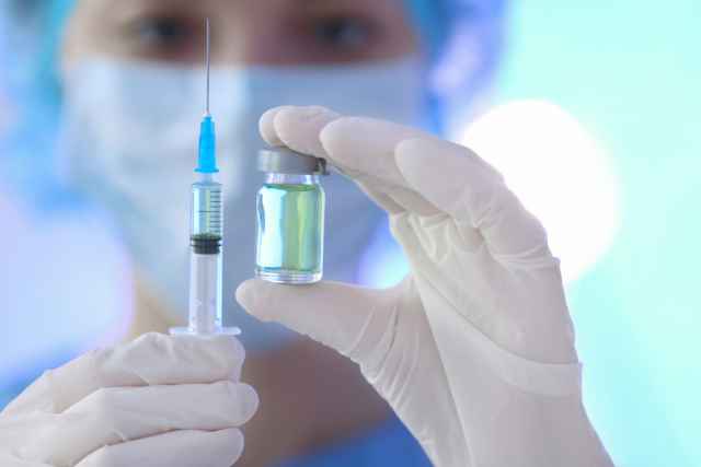 Россия стала первой страной в мире, где зарегистрировали вакцину для профилактики COVID-19.