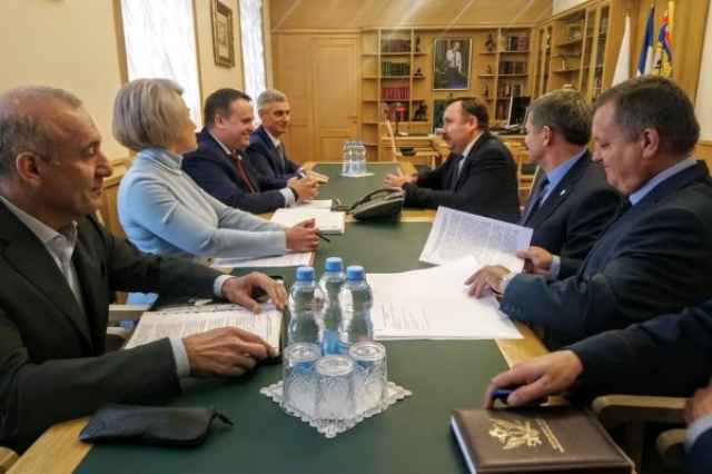 На встрече с Андреем Никитиным Александр Калашников обсудил выполнение соглашения о взаимодействии между правительством области и ФСИН.
