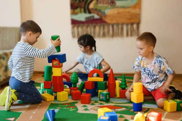 Всего в 2020 году в России планируется создать около 100 тысяч мест в дошкольных учреждениях.