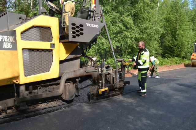 В Крестецком районе начался ремонт дороги Новое Рахино – Сомёнка, в Пестовском районе ремонтируют дорогу Мирово – Малышево.