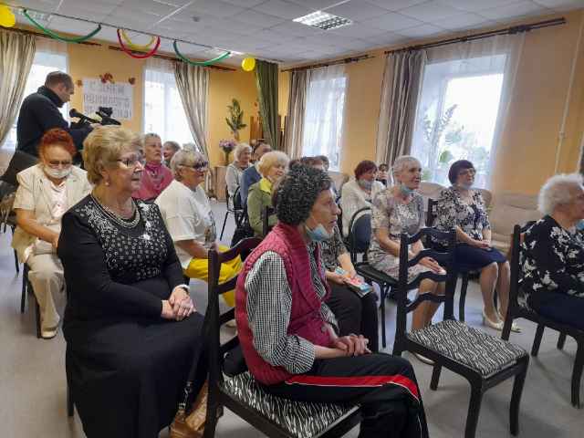 Онлайн-встреча была организована в рамках проекта ОНФ «Бабушка.Онлайн».