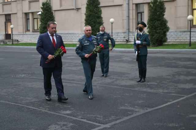 Андрей Никитин почтил память пожарных, погибших при исполнении долга