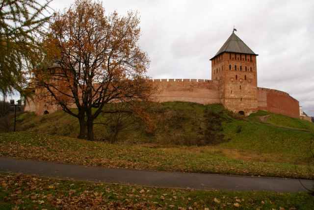 Работы по реставрации стен Новгородского кремля пройдут в три этапа в течение 2020-2022 годов.