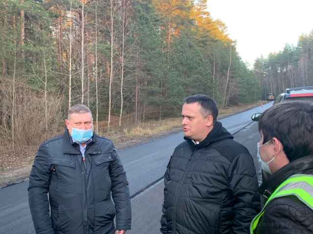Губернатор Андрей Никитин оценил ход ремонта автомобильных дорог в Любытинском районе.