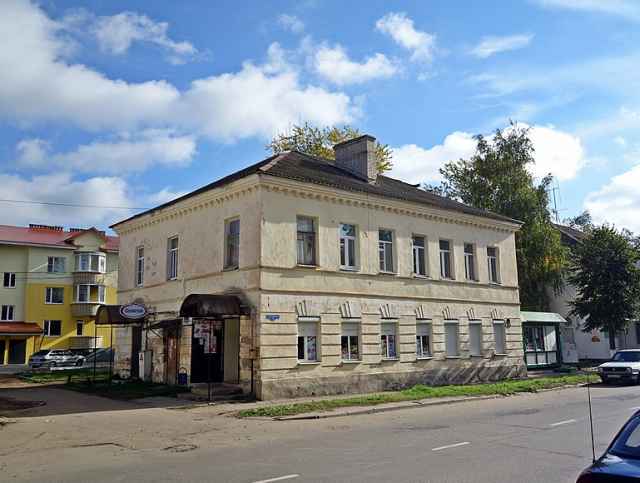 Дом Зверева (70-90-е годы XIX века) на улице Санкт-Петербургской в Старой Руссе.