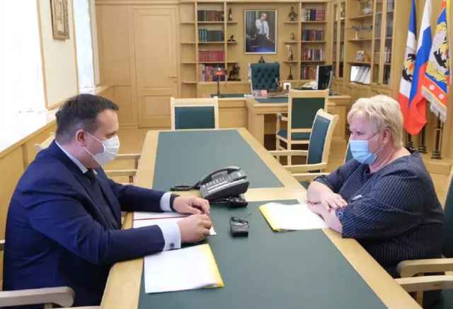 Андрей Никитин обсудил развитие Поддорского района с его главой Еленой Паниной.