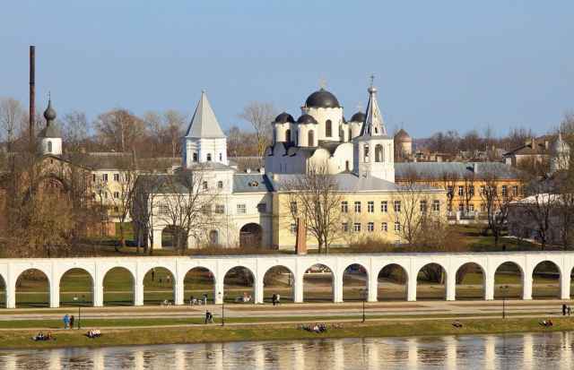 Сейчас из-за неудовлетворительного состояния часть объектов Ярославова дворища закрыта для посещения туристами