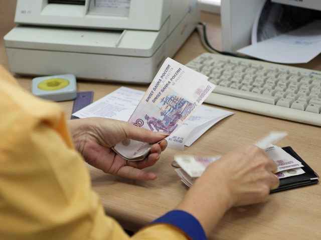 По вине почтальона двое пенсионеров лишились более 60 тысяч рублей.