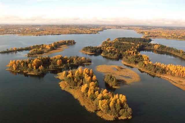 Грант в размере 2,1 млн рублей выиграл проект «Водный маршрут – прогулки по Валдайскому озеру на каяках и сап-бордах».