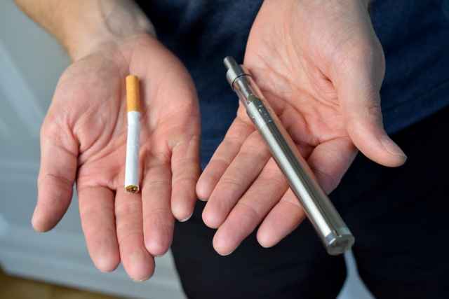 Использование электронной сигареты – такая же вредная привычка, как и курение.