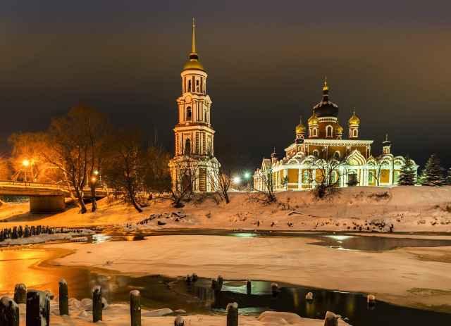 Экскурсии, которые можно приобрести на сайте TEZ TOUR, расскажут, что Старая Русса — это не только «город Достоевского»