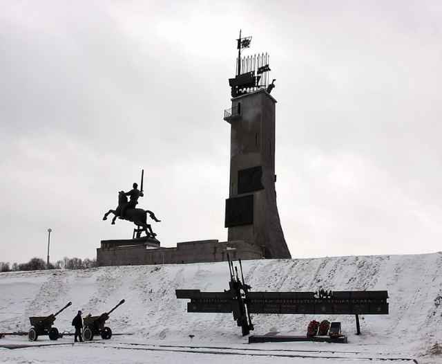 На разработку проектов ремонта монумента Победы и мемориала «Вечный огонь славы» планируется выделить 8 млн рублей.