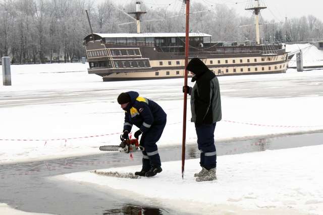 Разрешённые места для массовых крещенских купаний в Великом Новгороде располагаются на реке Волхов