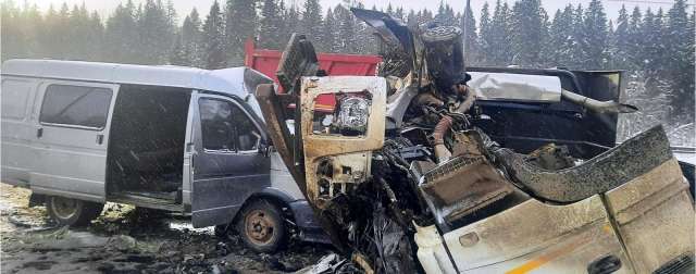 В результате ДТП водители иномарок скончались на месте происшествия