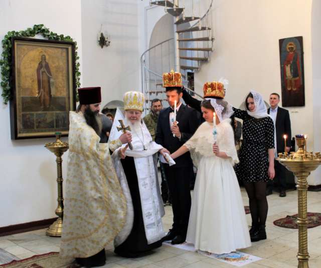 Александр Розбаум на церемонии венчания Дмитрия и Ксении Базаровых.