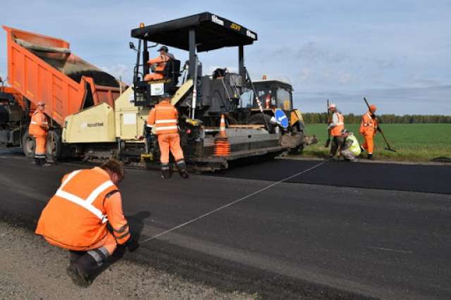На ремонт дорог в Крестецком районе на 2021-2022 годы из областного бюджета выделят 330 млн рублей.