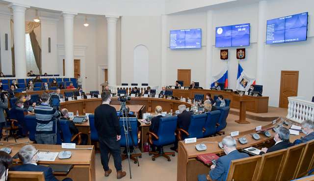 Депутаты поддержали изменения в закон о выборах депутатов Новгородской областной Думы
