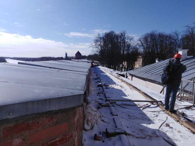 Работы по реставрации стен Новгородского кремля планируют завершить в декабре 2022 года.