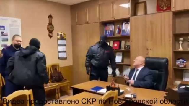 Главу Солецкого округа Александра Котова отправили под арест