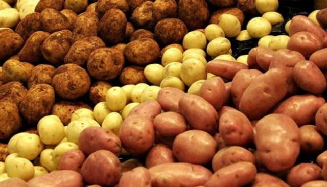 Сокращение запасов картофеля из-за снижения урожая в 2020 году привело к дальнейшему ускорению роста цен на него.