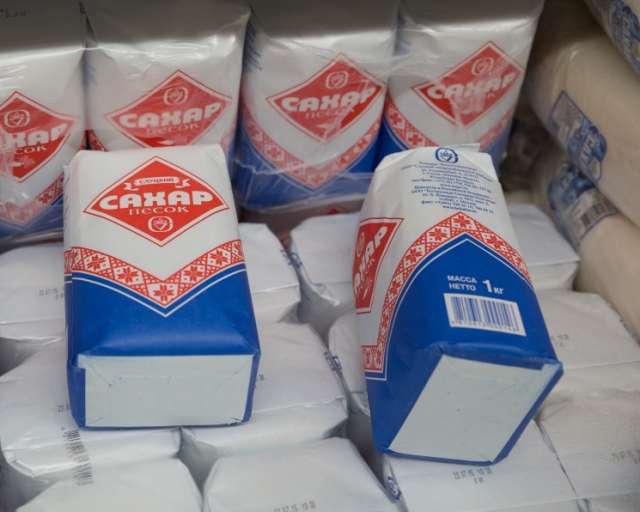 В действующих соглашениях c производителями отпускная цена на белый сахар составляет 36 рублей за 1 килограмм, розничная – 46 рублей за 1 килограмм.