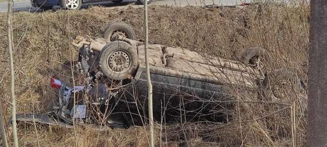 В результате аварии водитель и четыре пассажира автомобиля ВАЗ-2114 на месте осмотрены бригадой Скорой медицинской помощ
